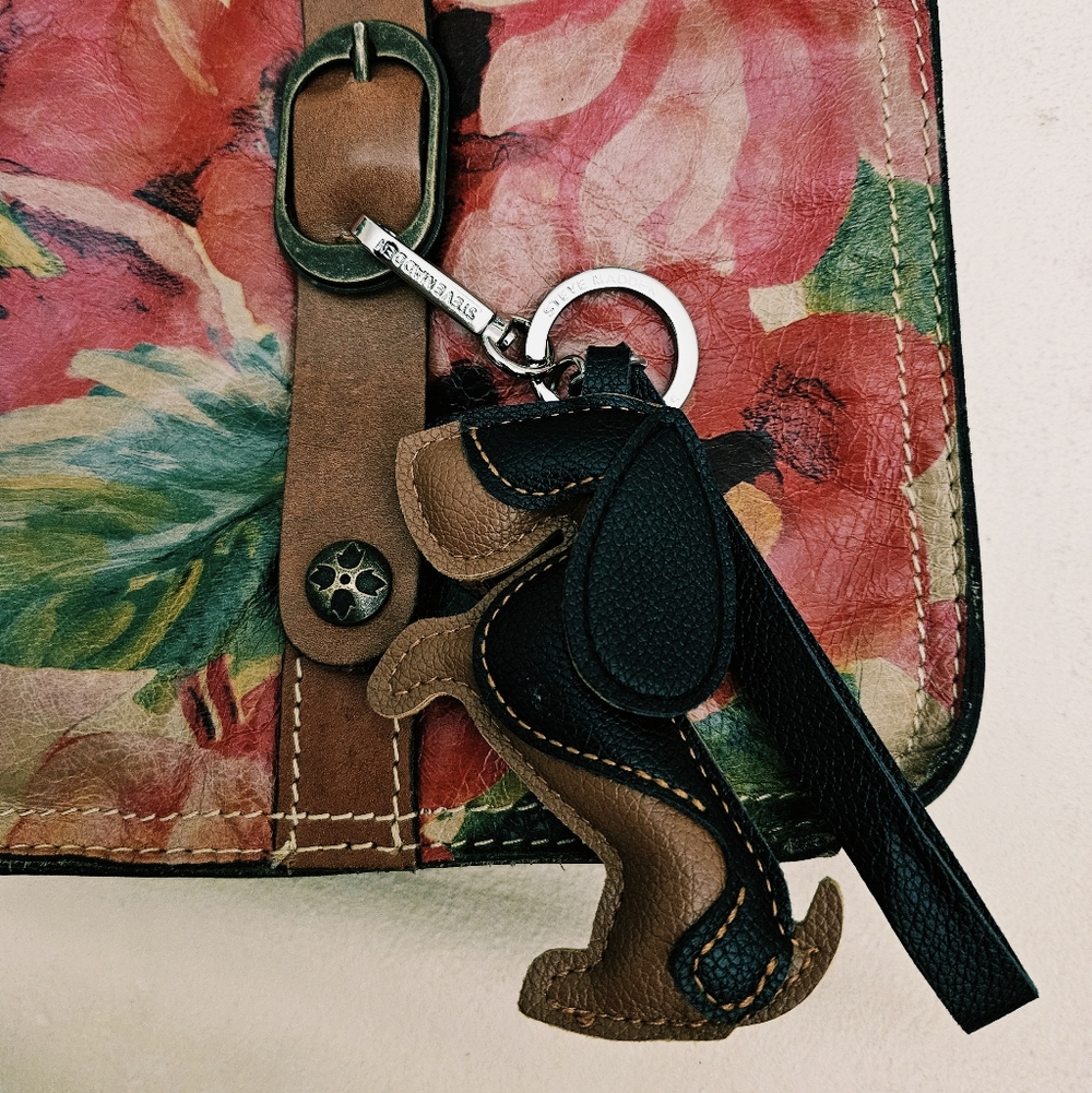 NWOT Steve Madden Genuin Leather Dachshund Purse Charm Keychain Black Tan - Picture 12 of 14